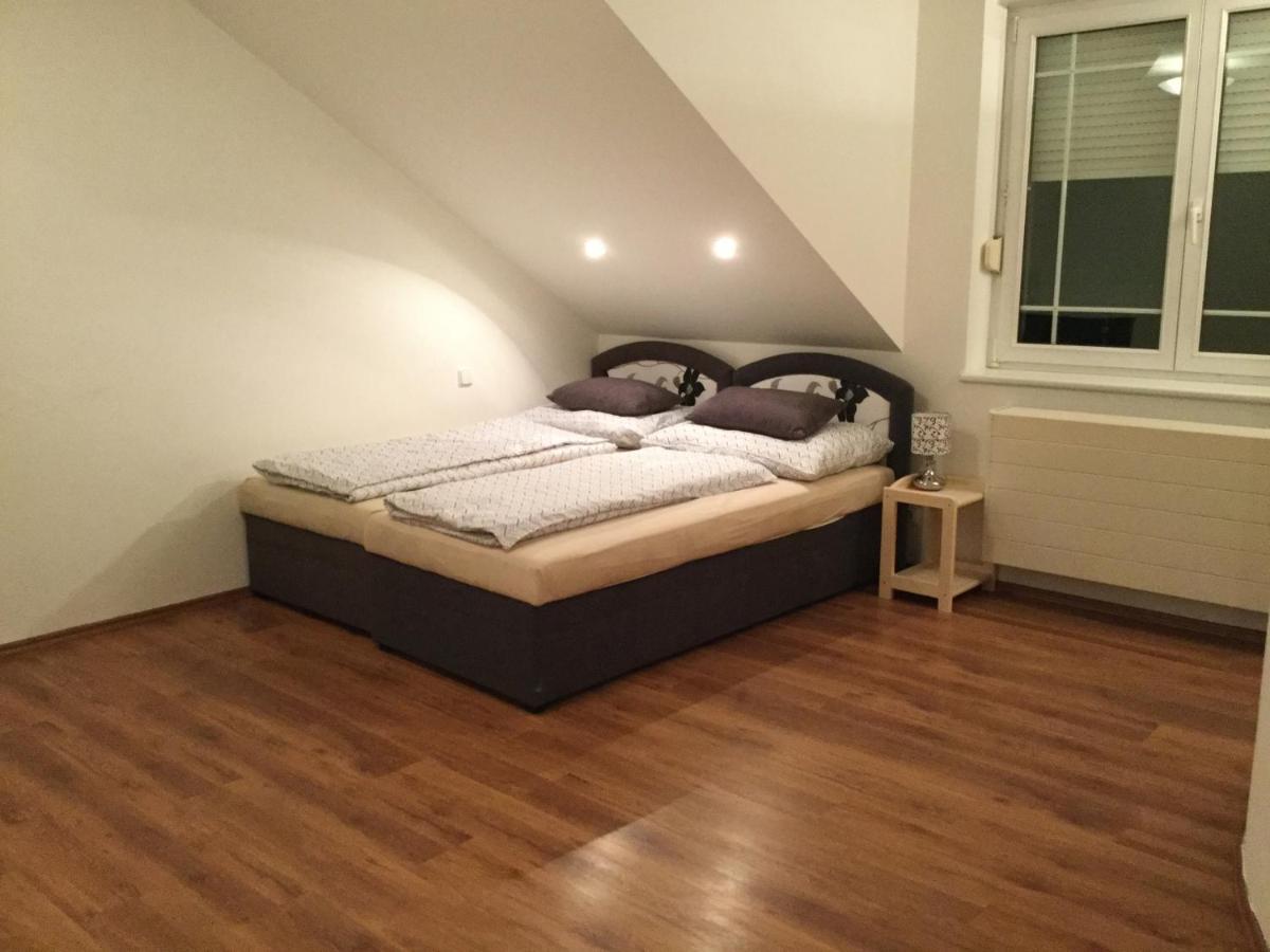 Justyna Villa Pardubice Eksteriør billede