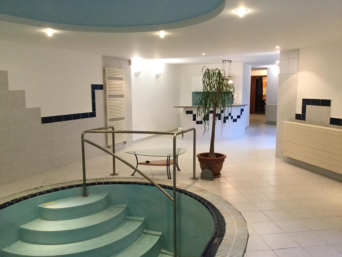 Justyna Villa Pardubice Eksteriør billede